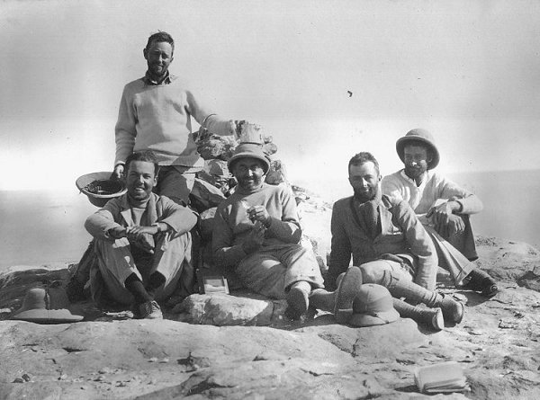 Bagnold and fellow explorers