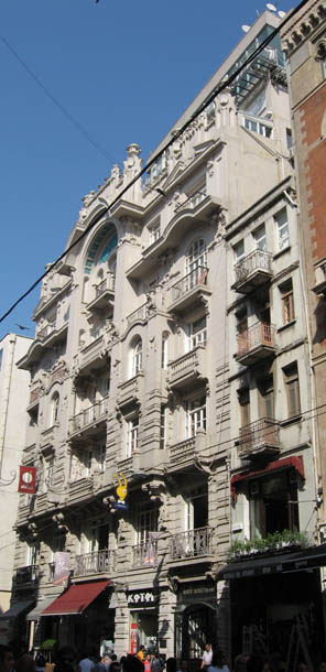 Misir Apartments