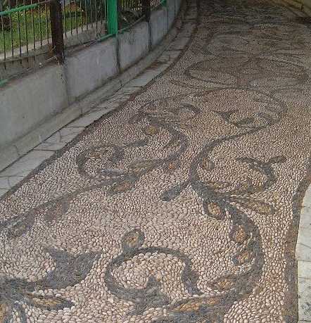 Pebbles designs at Cairo Zoo